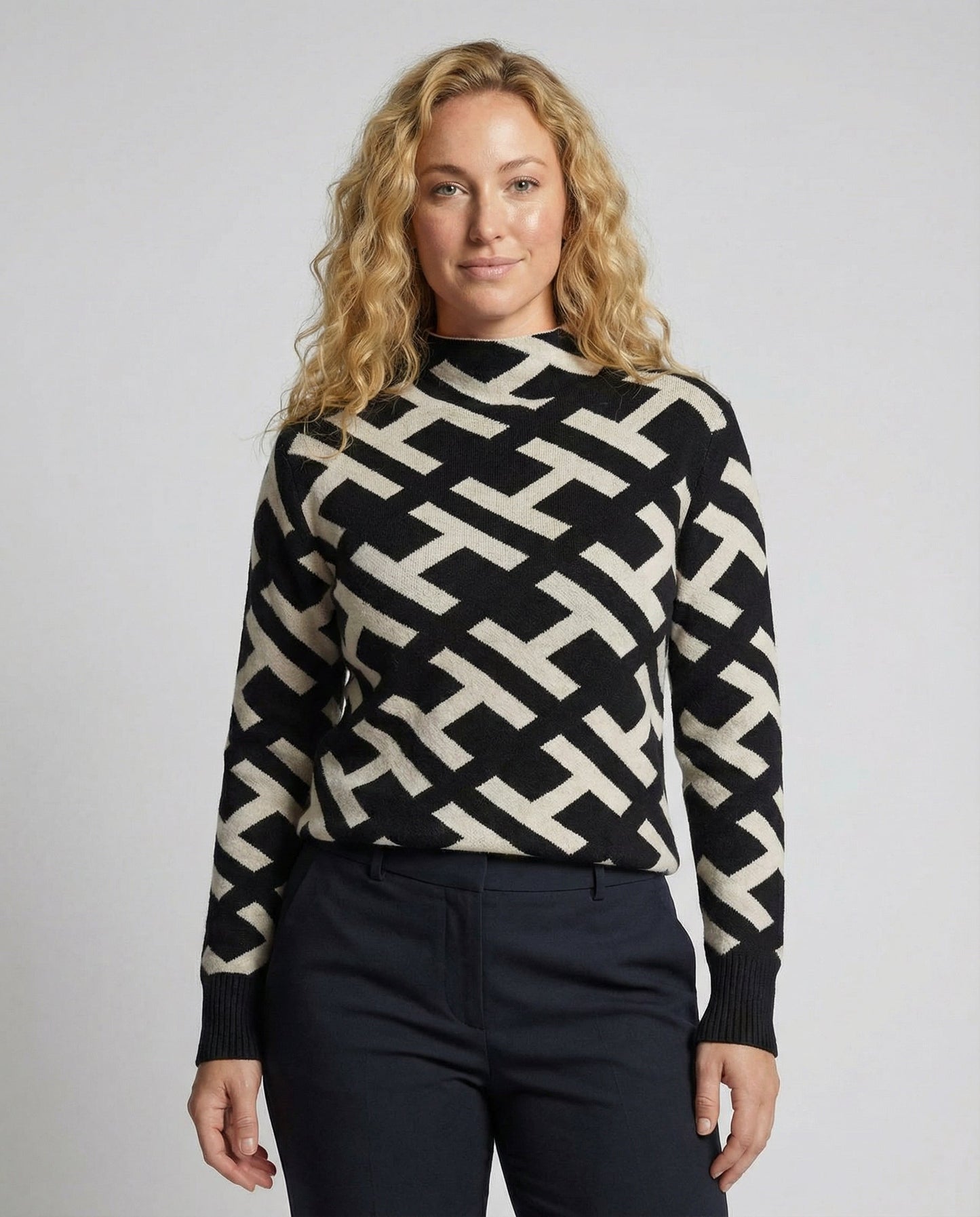 Avarylane | Geometric Sweater for Women | V-neckline and Comfortable Fit