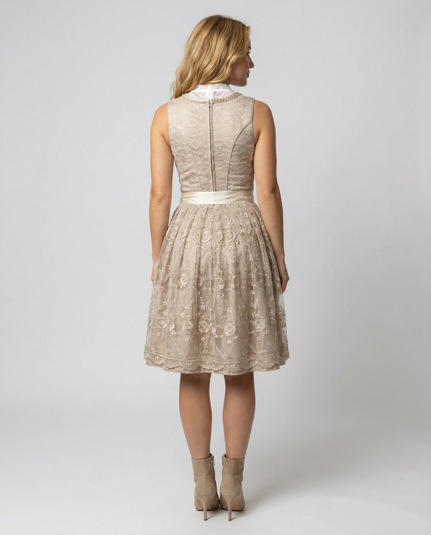 Avarylane | Traditional Dirndl for Women | Lacing and Lace Blouse