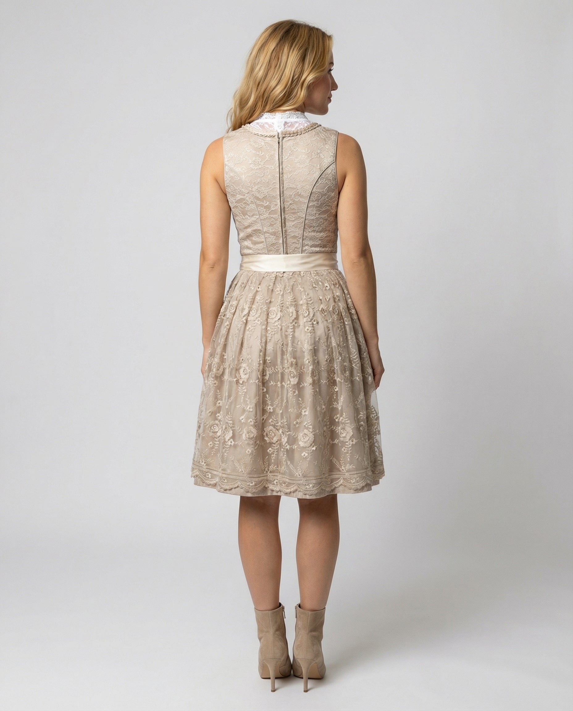 Avarylane | Traditional Dirndl for Women | Lacing and Lace Blouse