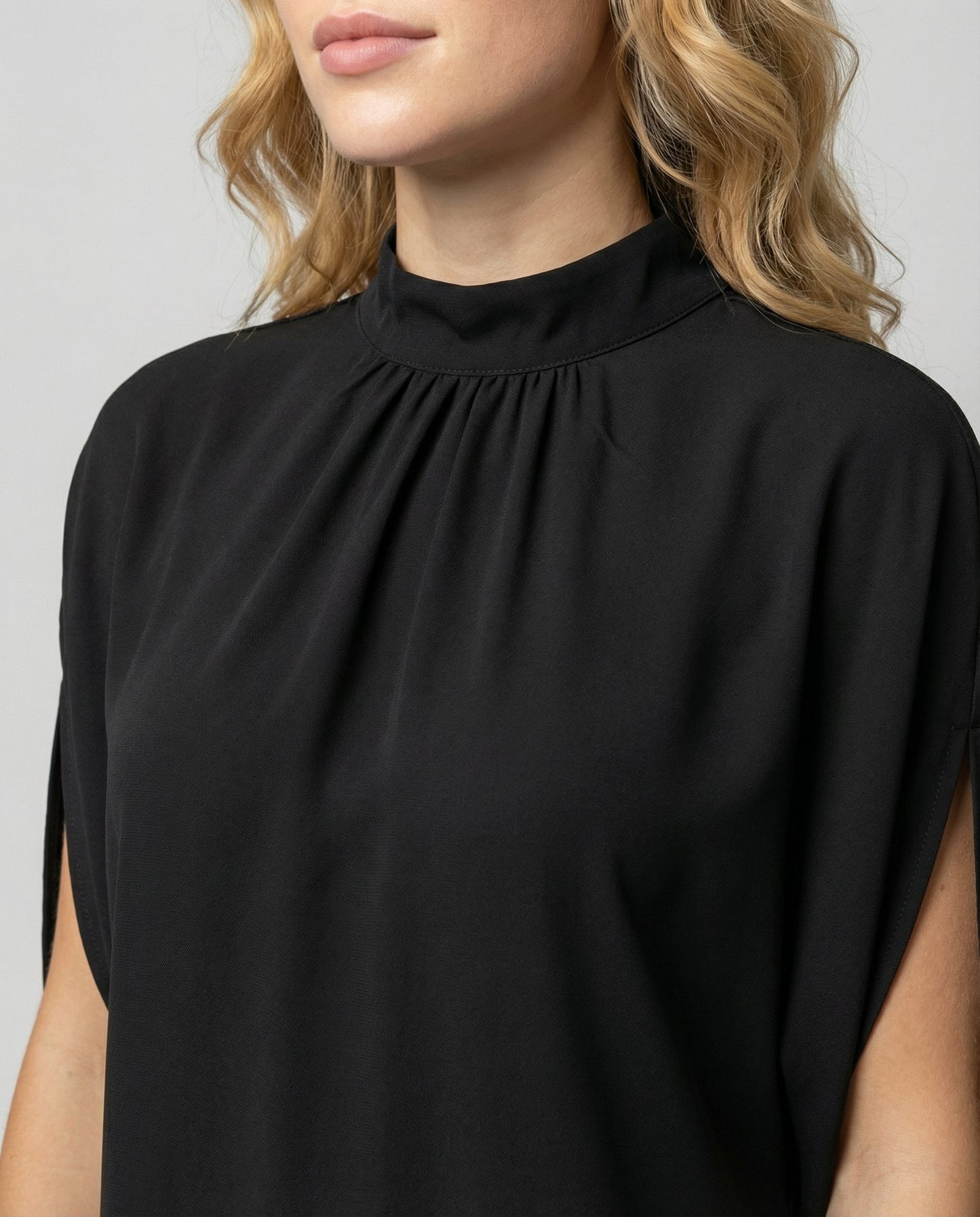 Avarylane | Dress with Bat Sleeves | Loose Fit and Modern Style
