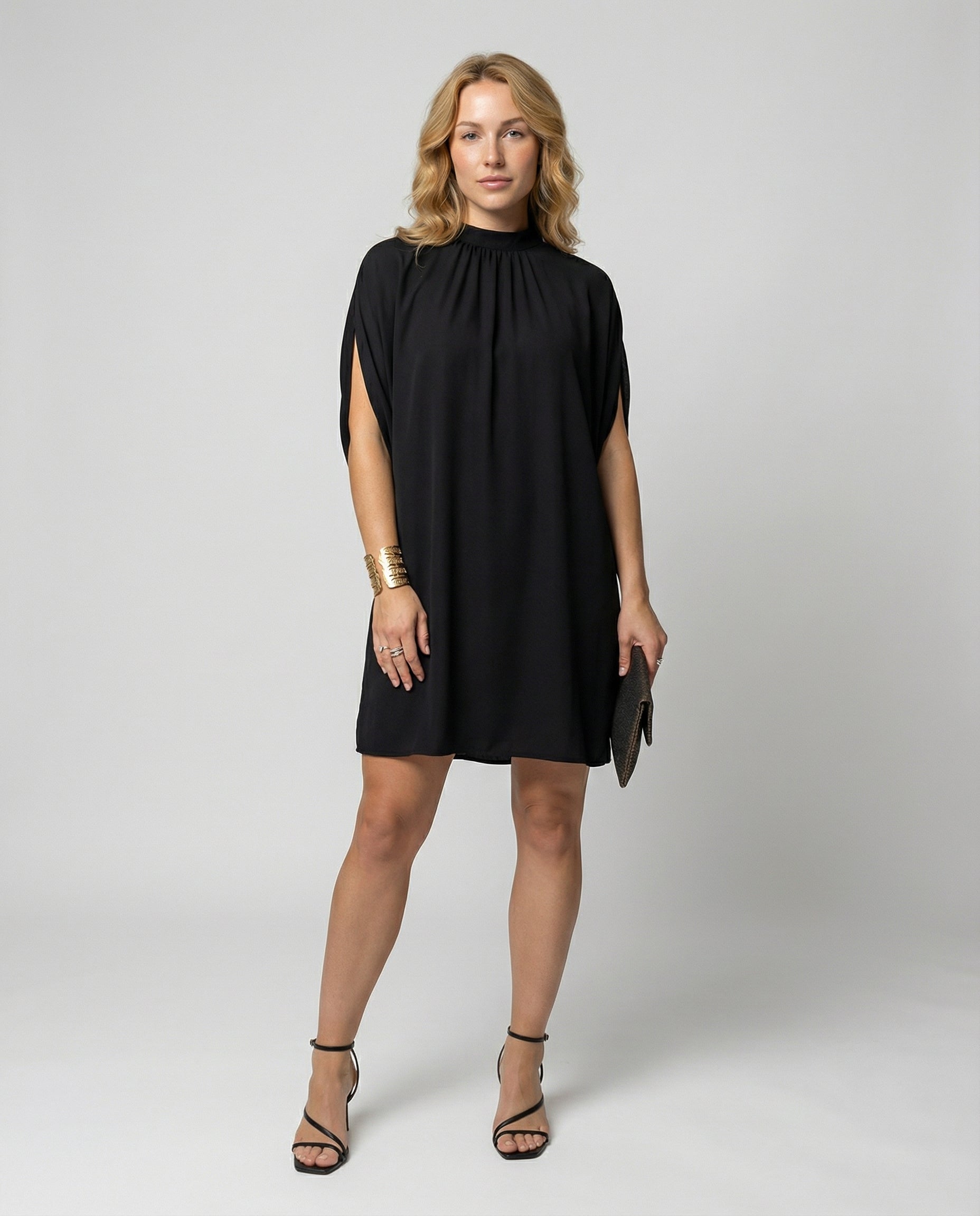Avarylane | Dress with Bat Sleeves | Loose Fit and Modern Style