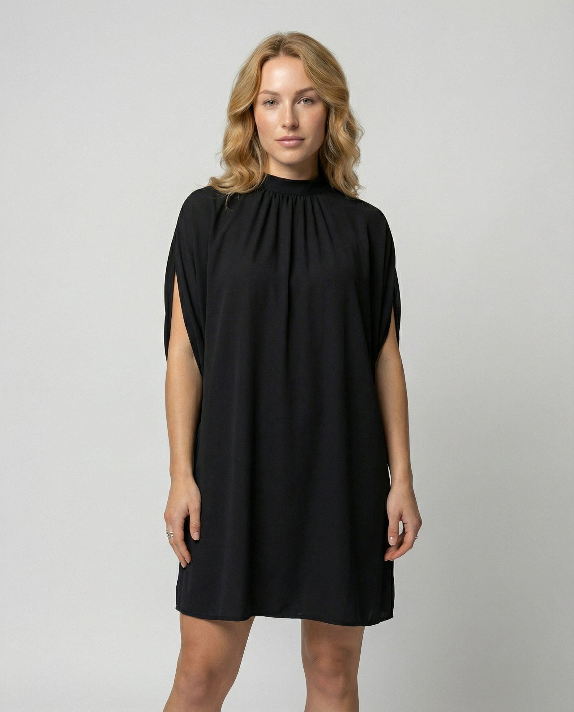 Avarylane | Dress with Bat Sleeves | Loose Fit and Modern Style Black