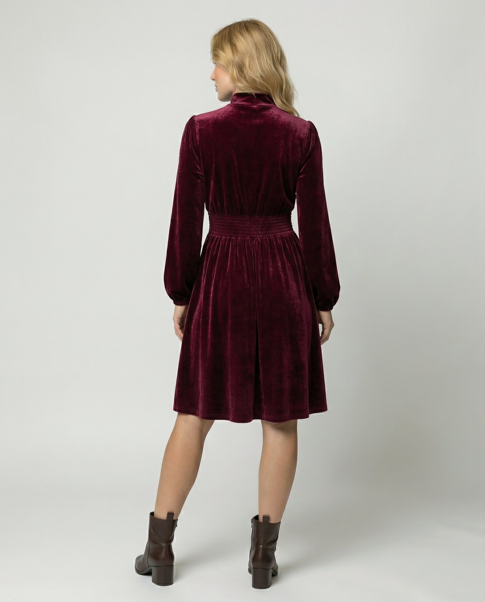 Avarylane | Velvet Dress for Women | Elegant Cut with Long Sleeves