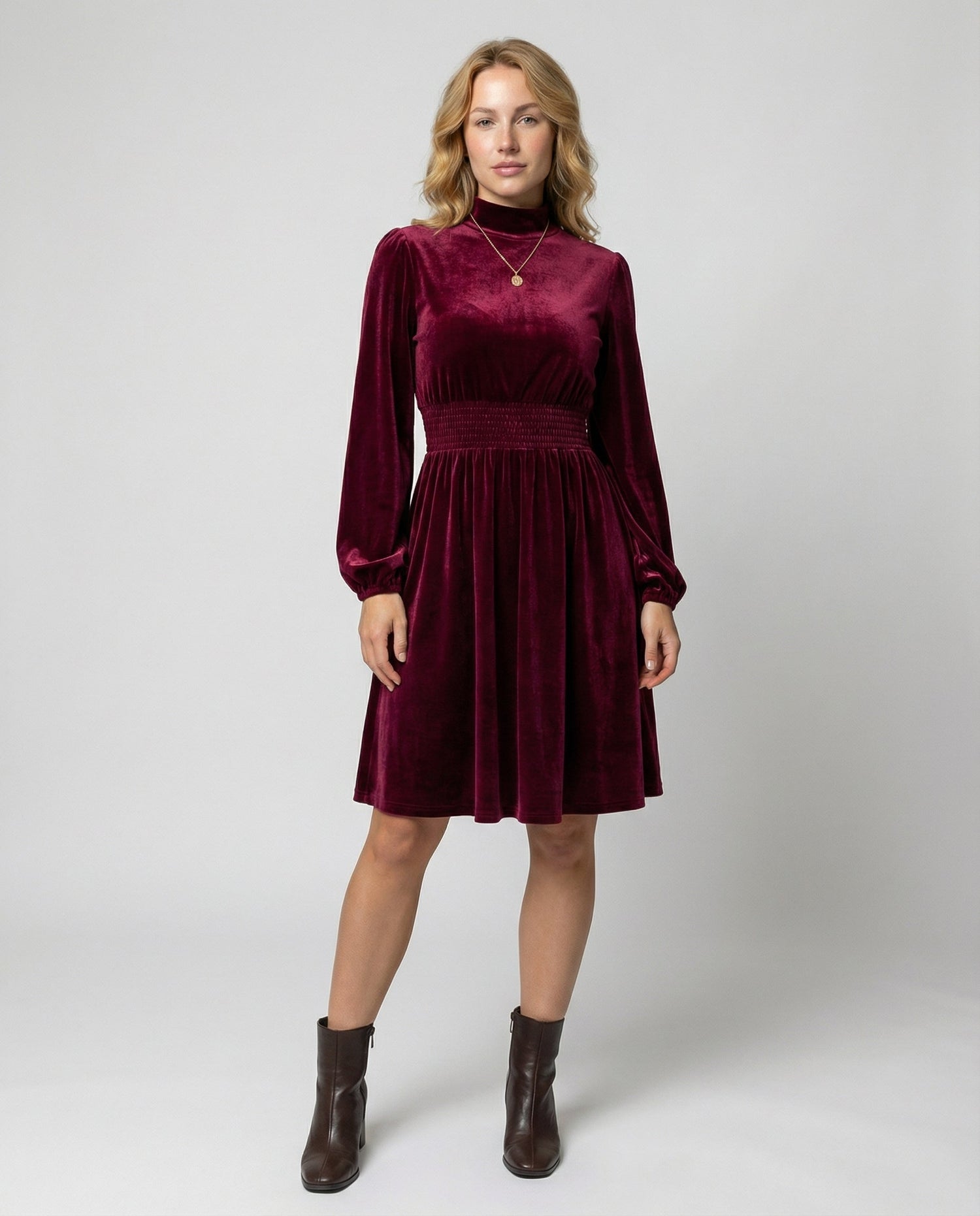 Avarylane | Velvet Dress for Women | Elegant Cut with Long Sleeves